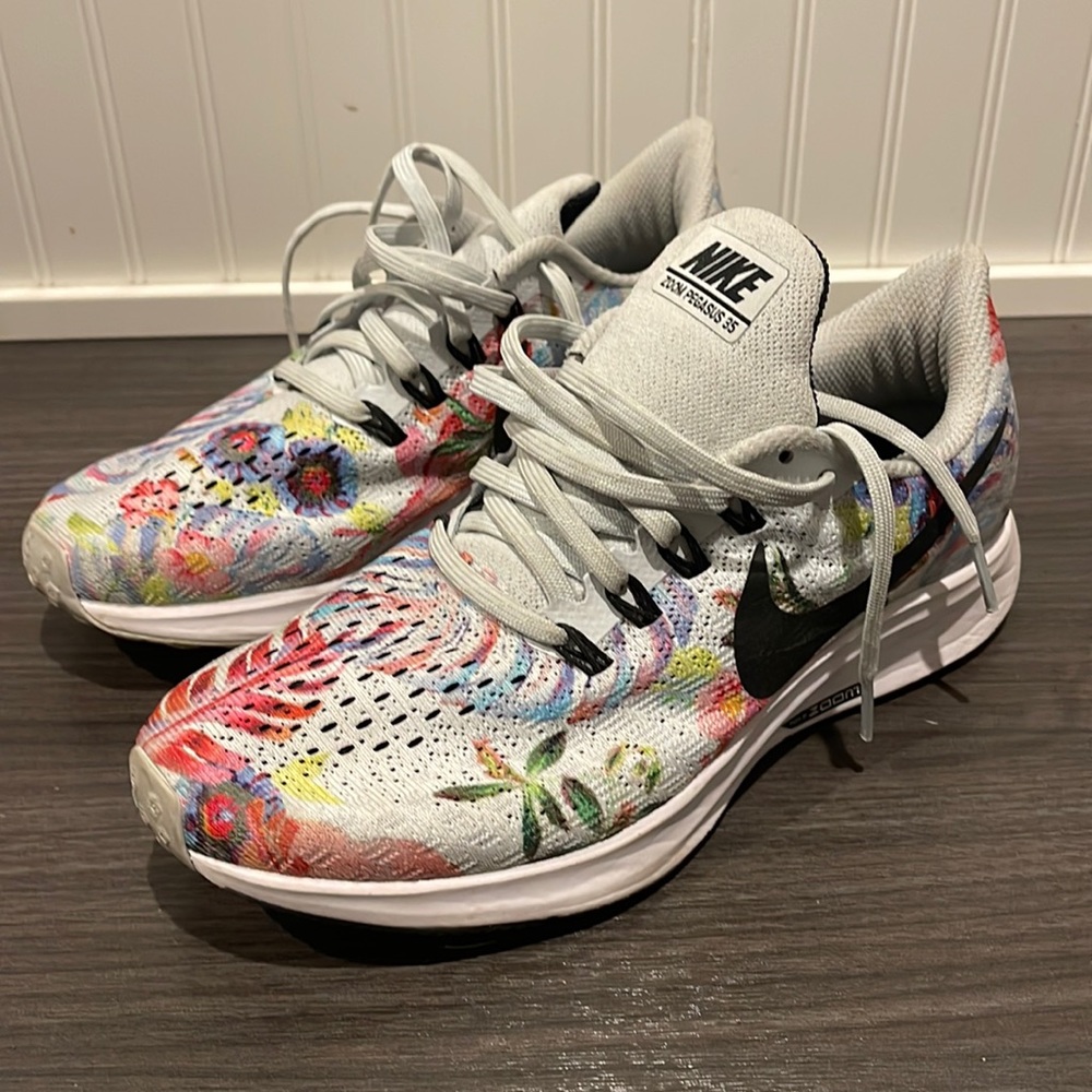 NIKE zoom pegasus 35 size 8